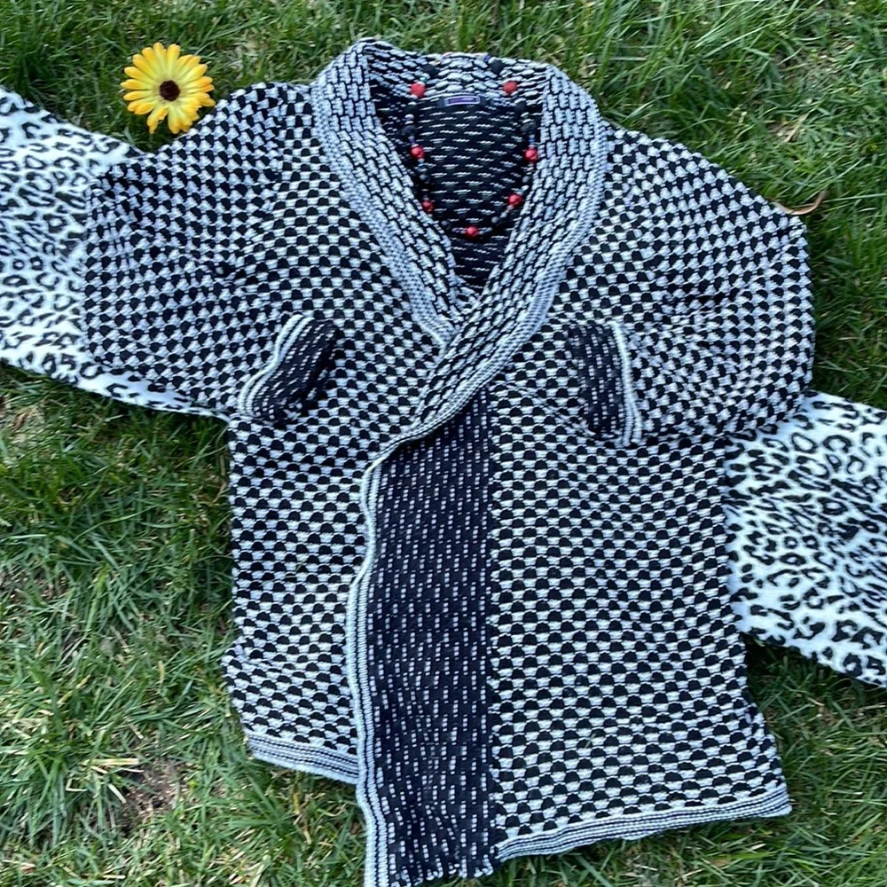 🌺 Creazioni Effect; NICE Designer Black/White Long Sweater in Misses Size XL! - Picture 4 of 12